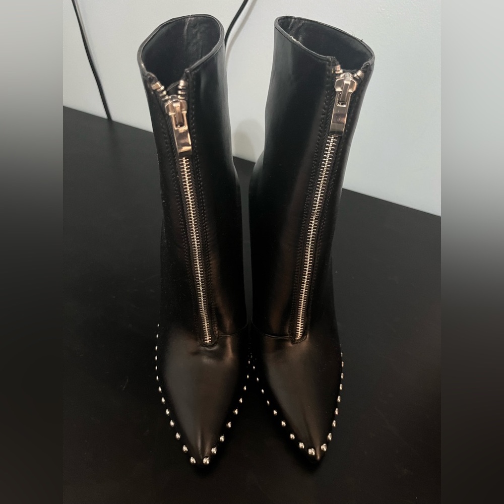 Black boots with stud.